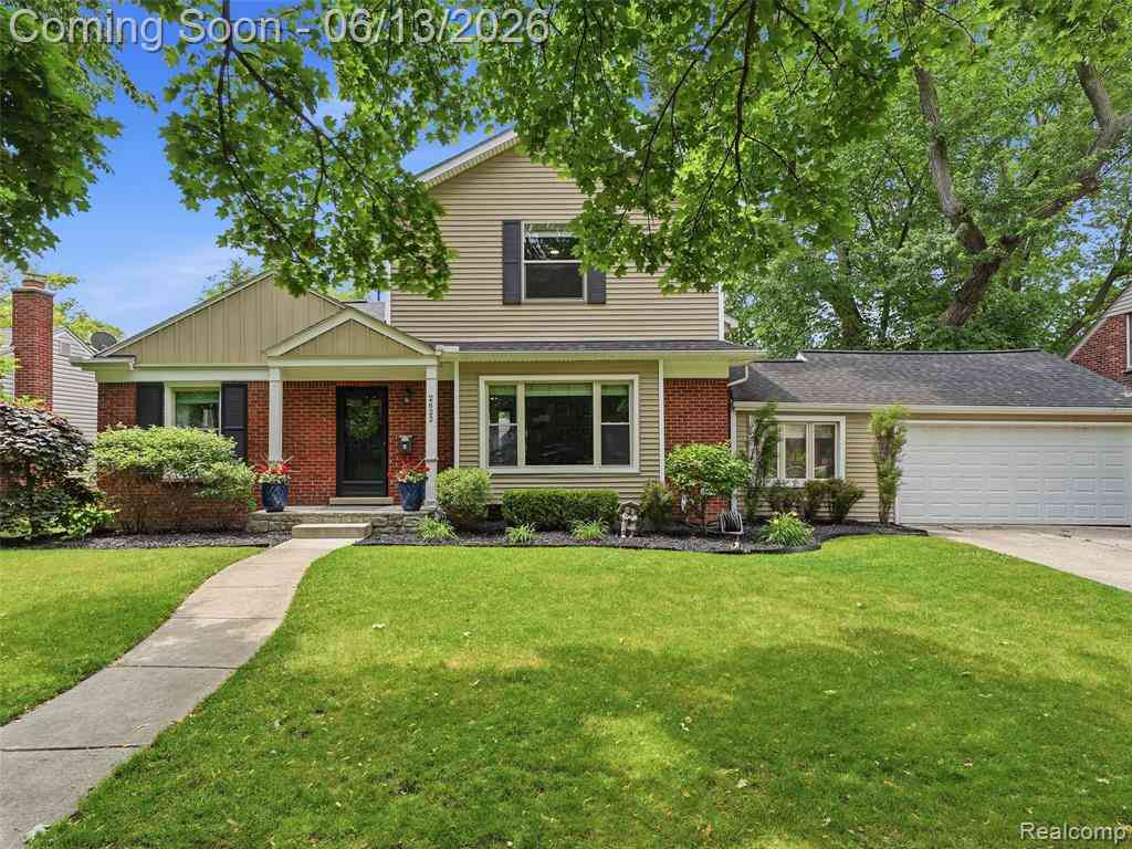 Homes For Sale - 2622 Bembridge Road <br/> Royal Oak, MI 48073