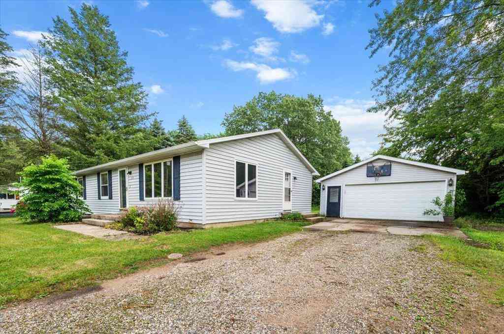 Homes For Sale - 7218 11 Mile Road Ne NE<br/> Rockford, MI 49341