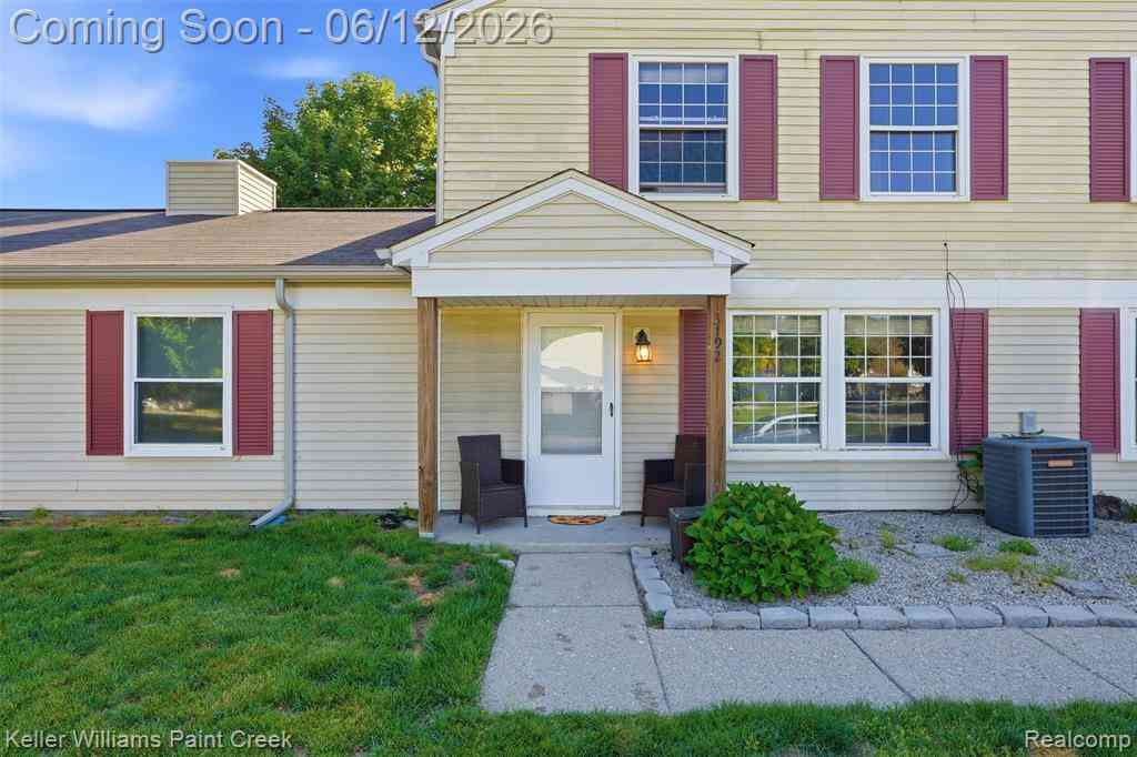 Condo For Sale - 3192 Beechtree Court <br/> Lake Orion, MI 48360