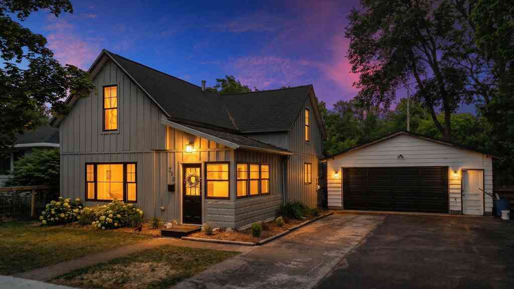 Homes For Sale - 210 E Fourteenth Street <br/> Traverse City, MI 49684