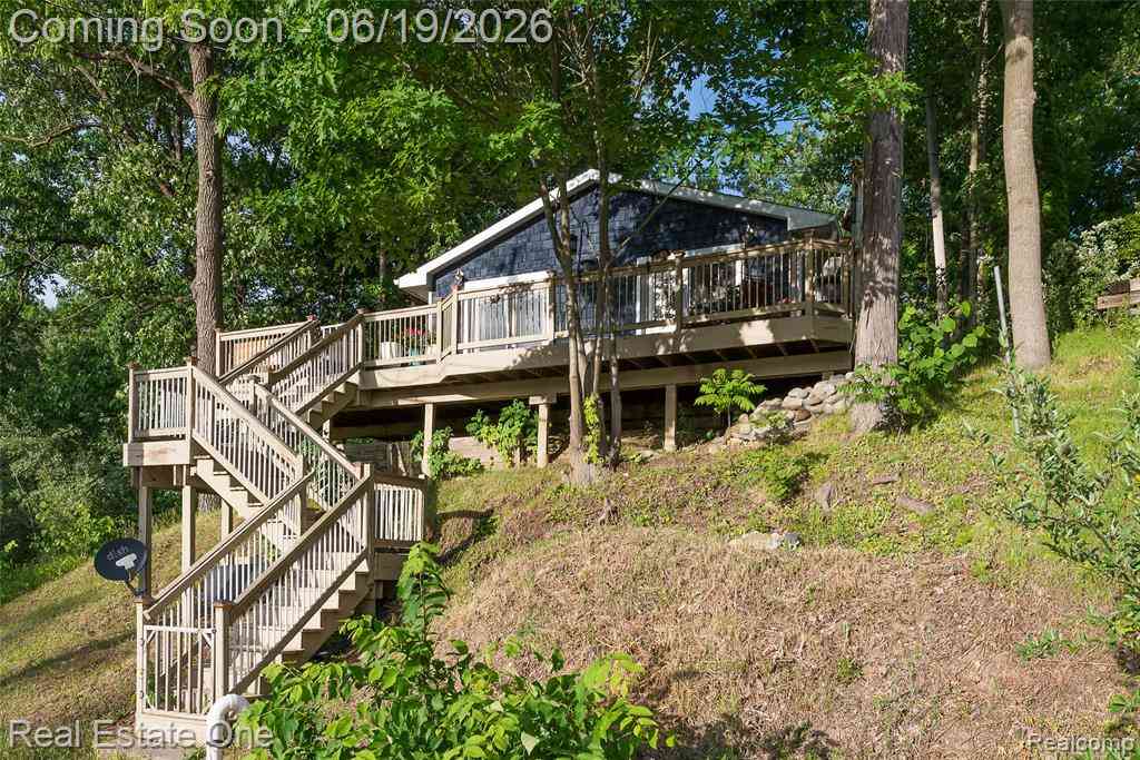 Homes For Sale - 11459 Patterson Lake Drive <br/> Pinckney, MI 48169