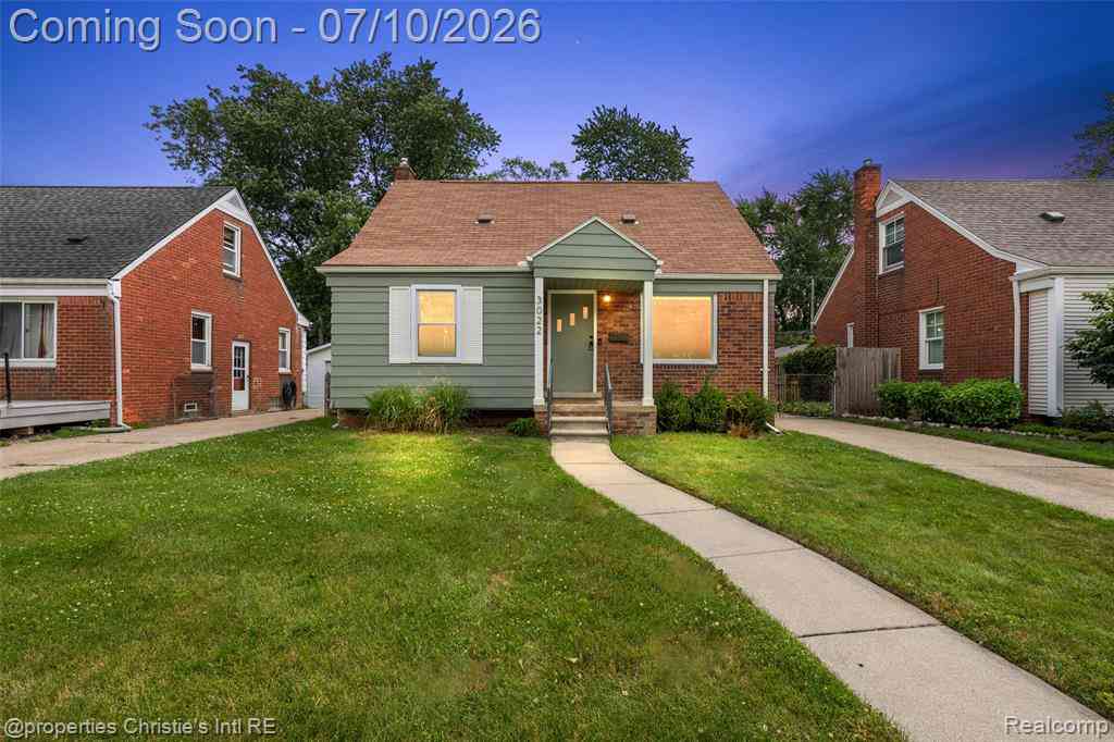 Homes For Sale - 3022 N Blair Avenue <br/> Royal Oak, MI 48073