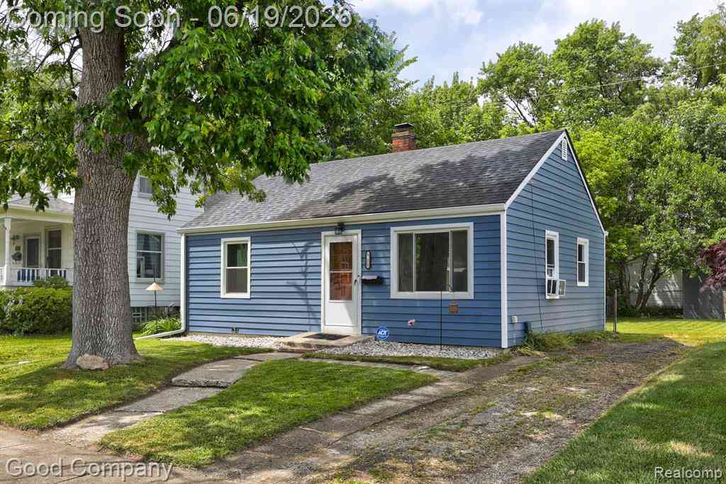 Homes For Sale - 521 E Chesterfield Street <br/> Ferndale, MI 48220