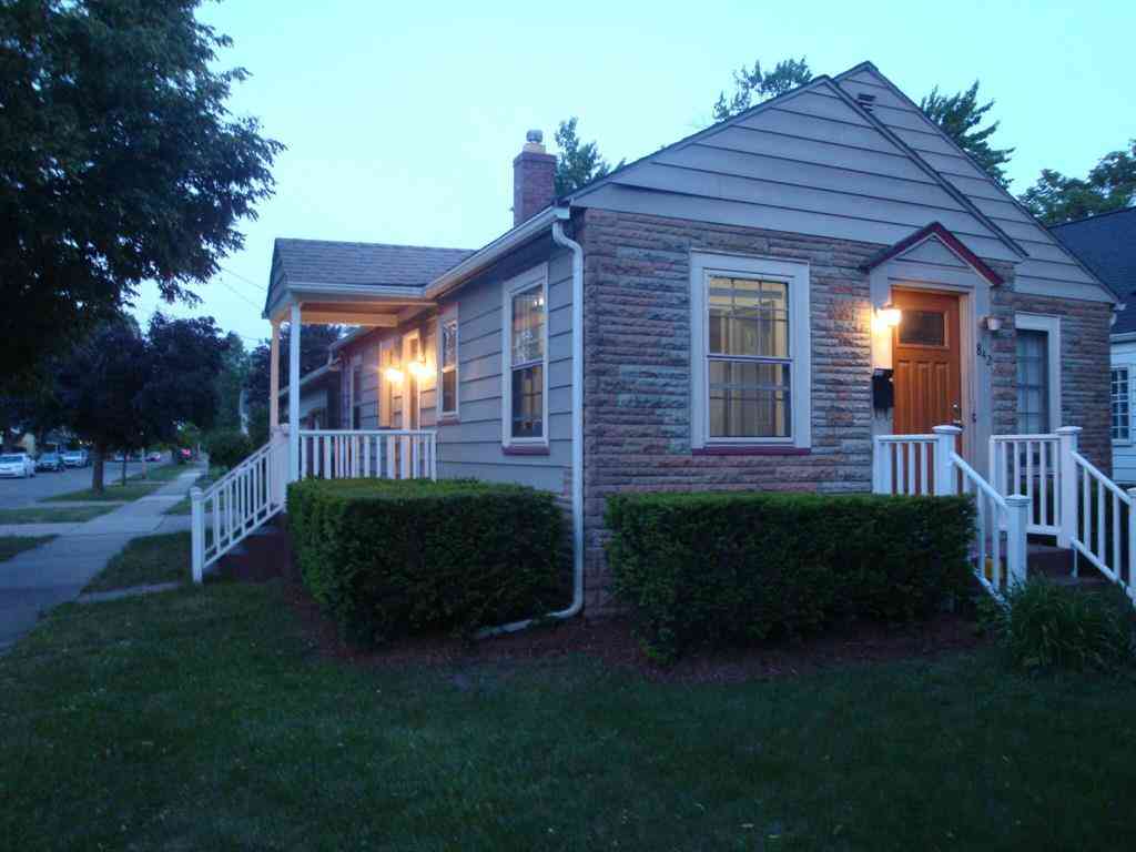 Homes For Sale - 842 Garfield Avenue Nw NW<br/> Grand Rapids, MI 49504