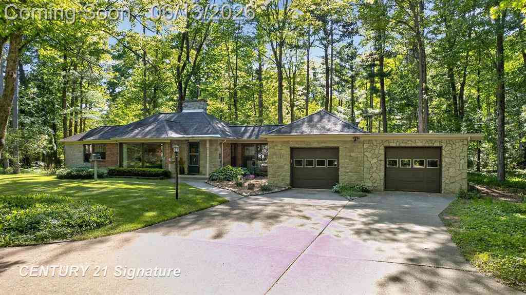 Homes For Sale - 1820 Lawrence Drive <br/> Midland, MI 48640