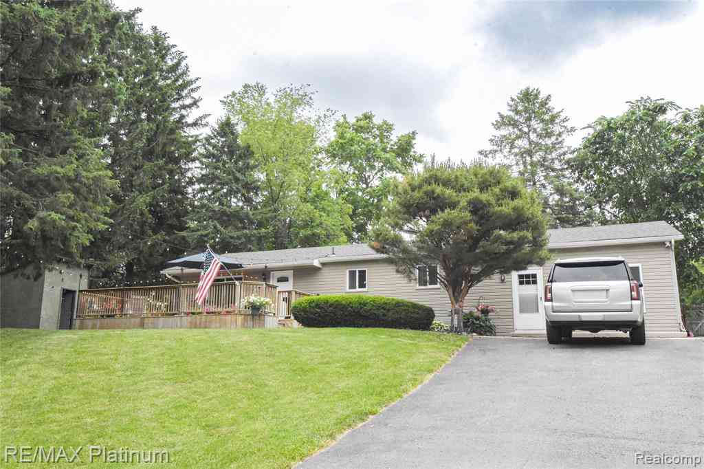 Homes For Rent - 2378 Melton Dr.  <br/> Howell, MI 48843