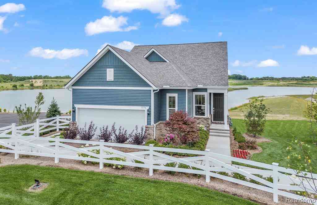 Condo For Sale - 3351 Beech Bark Court <br/> Milford, MI 48381
