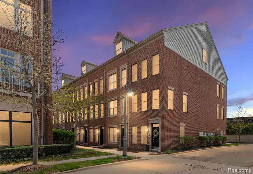 Condo For Sale - 548 Graten Street <br/> Birmingham, MI 48009