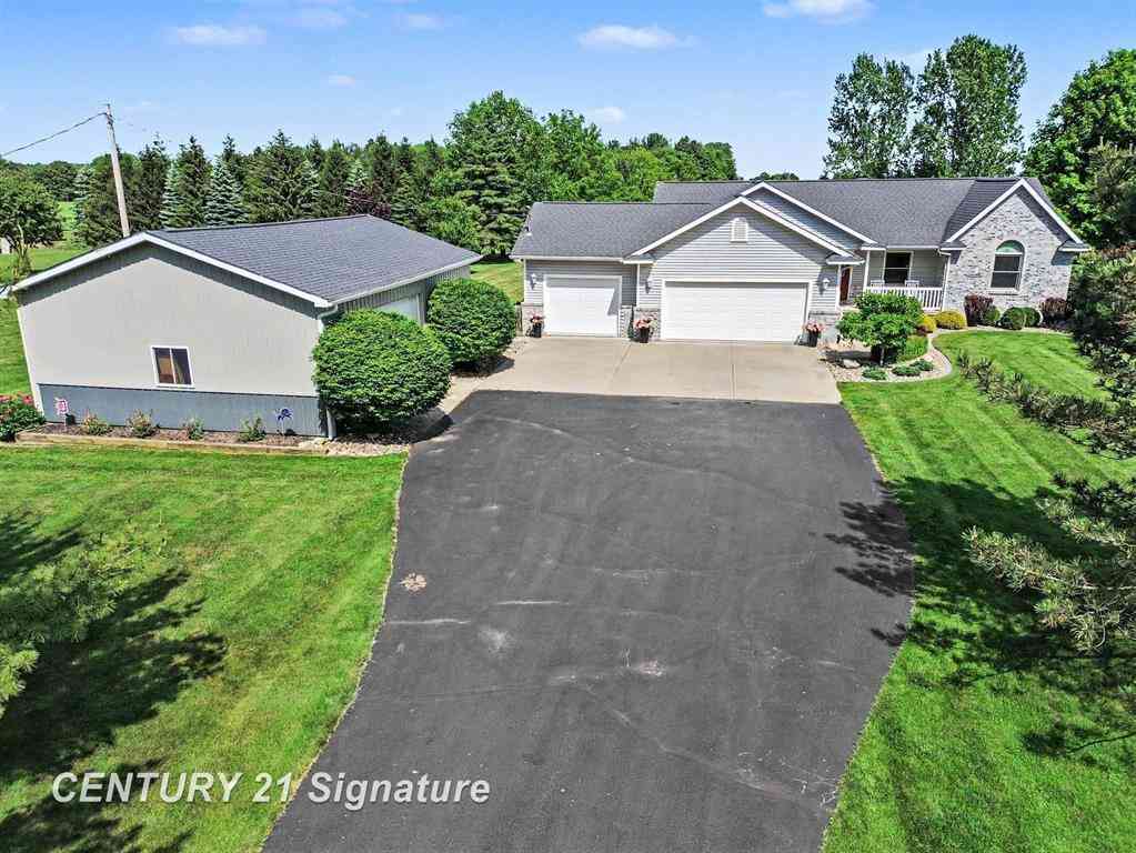 Homes For Sale - 3790 N Gleaner Road <br/> Freeland, MI 48623
