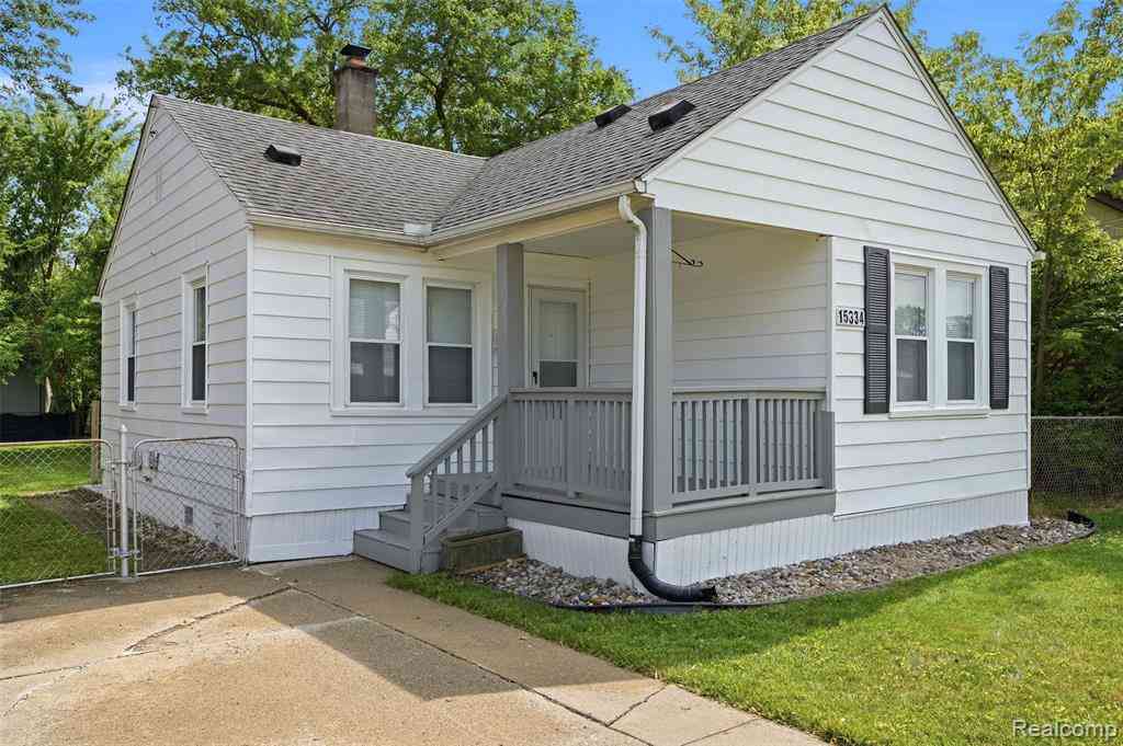 Homes For Sale - 15334 Evergreen Avenue <br/> Eastpointe, MI 48021