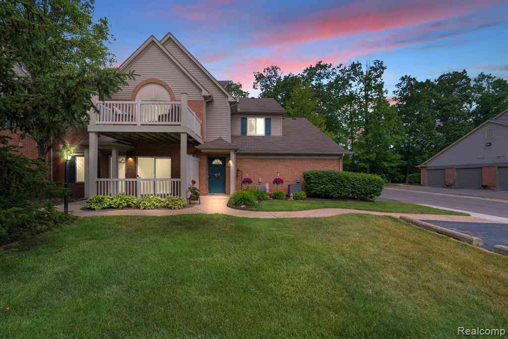 Condo For Sale - 310 Marigold Circle <br/> Westland, MI 48185