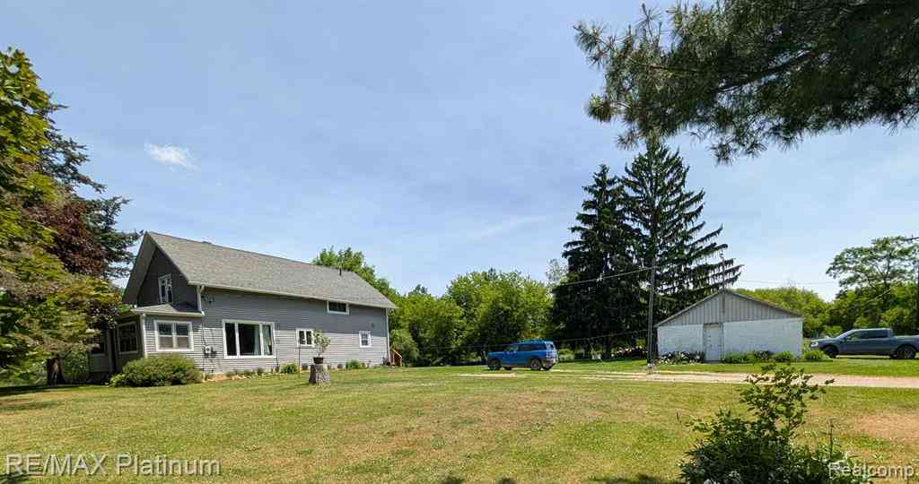 Homes For Sale - 9084 Hartland Road <br/> Fenton, MI 48430