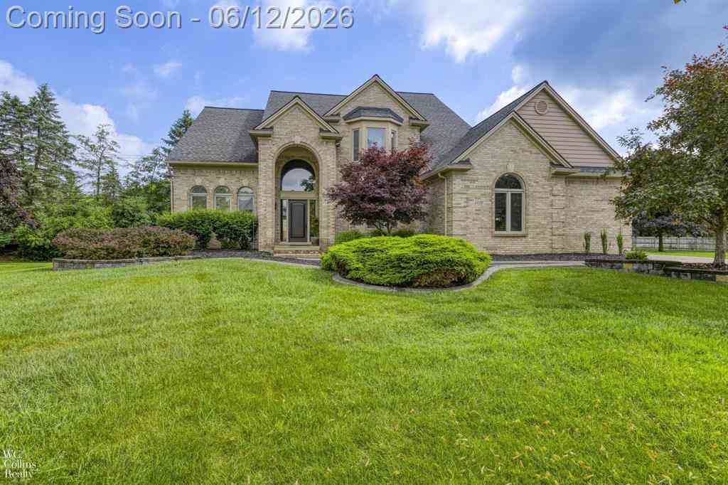 Homes For Sale - 22297 Hazelton Ct Court <br/> Novi, MI 48374
