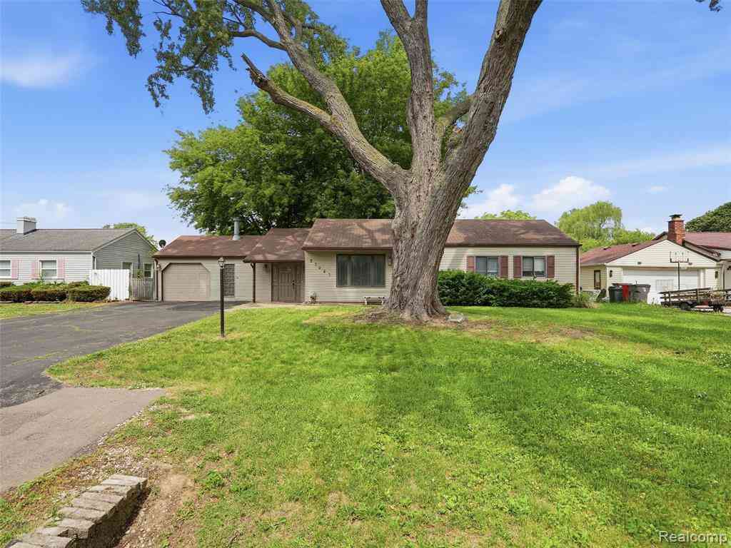 Homes For Sale - 37843 Emery Street <br/> Clinton Township, MI 48036