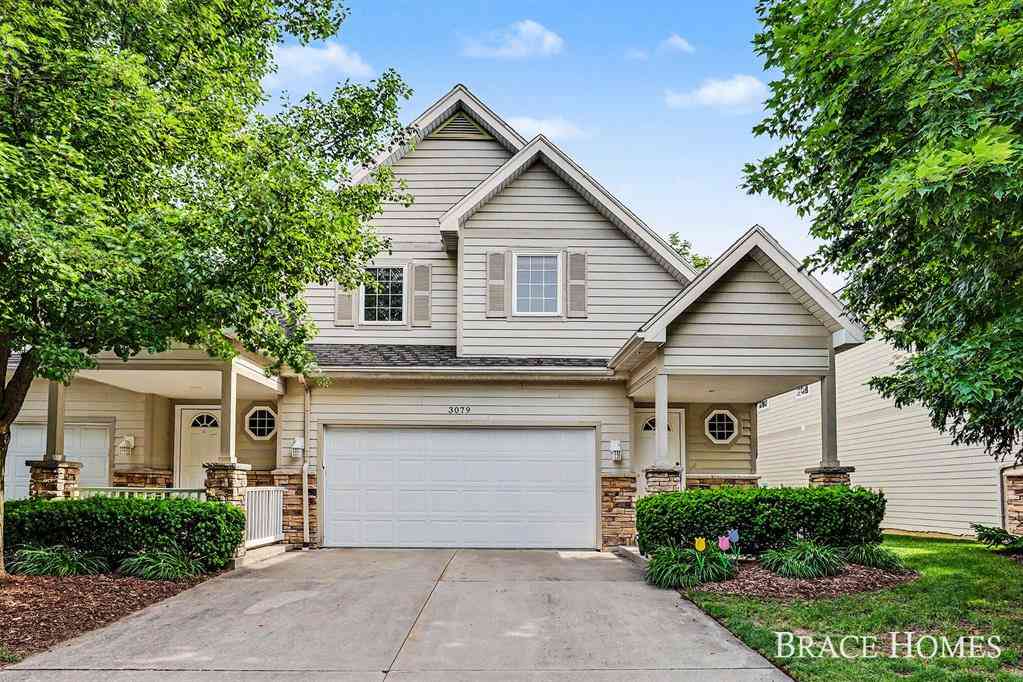 Condo For Sale - 3079 Ledgestone Place Ne NE<br/> Grand Rapids, MI 49525