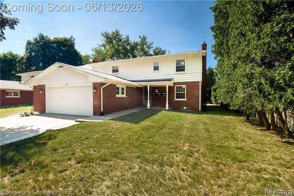 Homes For Rent - 215 Woodsboro Drive <br/> Royal Oak, MI 48067