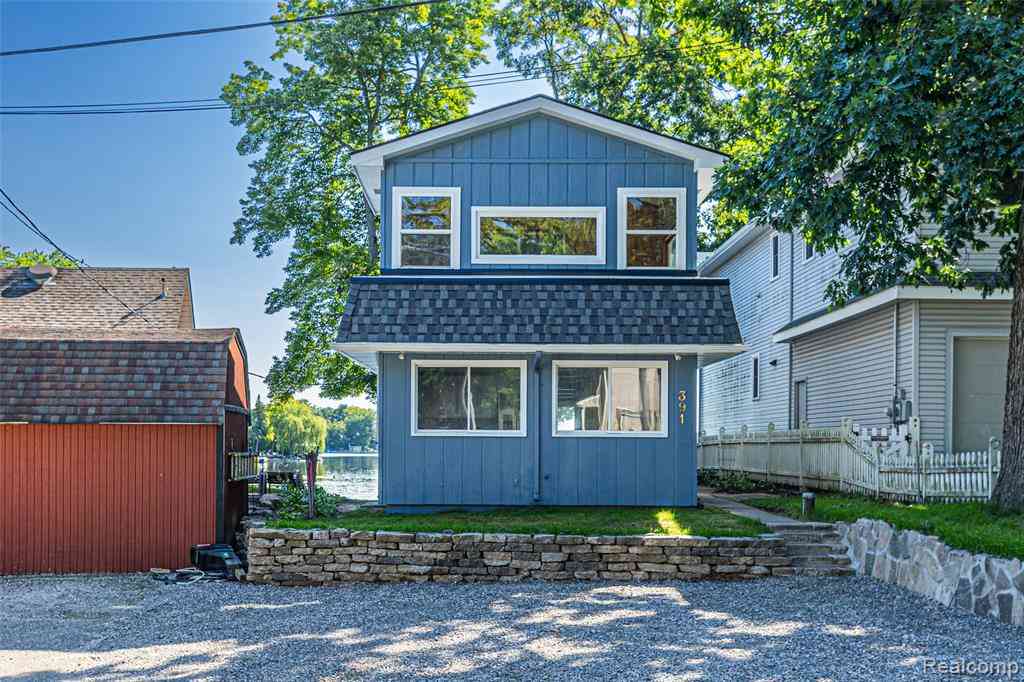 Homes For Rent - 391 Shady Oaks Street <br/> Lake Orion, MI 48362