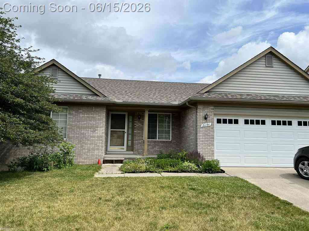 Condo For Sale - 21191 Clear Creek Boulevard <br/> Clinton Township, MI 48036