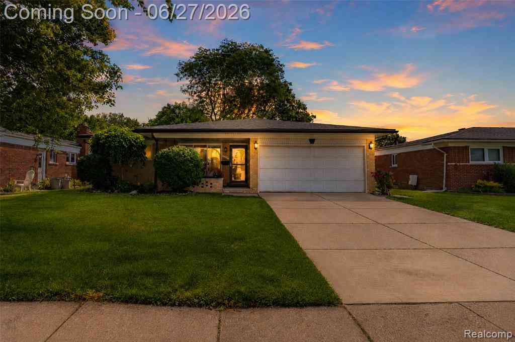Homes For Sale - 33818 King Richard Drive <br/> Sterling Heights, MI 48310