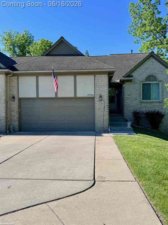 Condo For Sale - 15330 Pebble Pointe Court <br/> Clinton Township, MI 48038