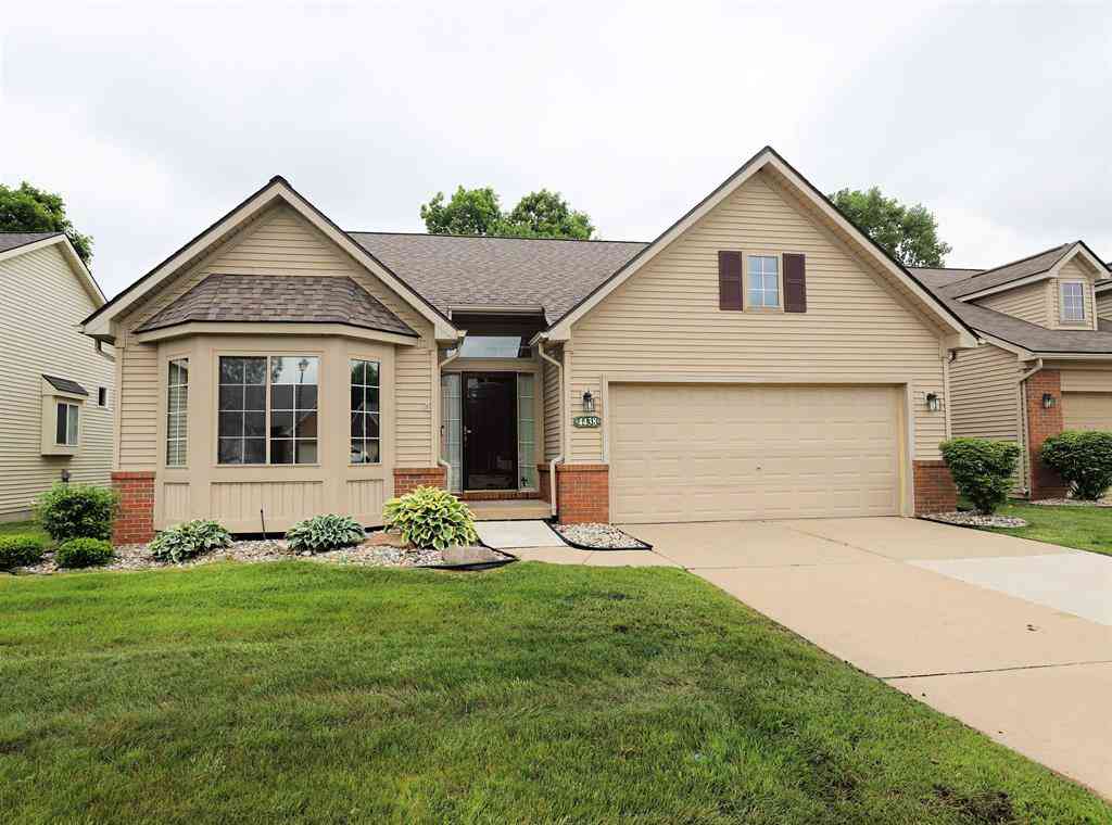 Condo For Sale - 4438 Crimson Court <br/> Grand Blanc, MI 48439
