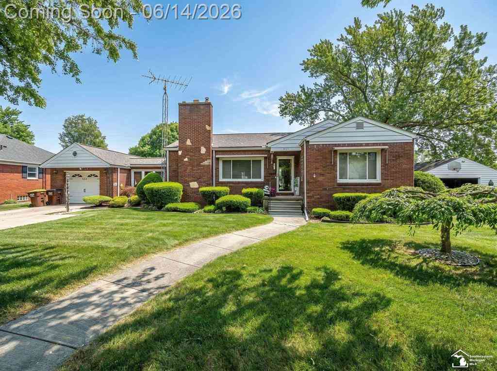 Homes For Sale - 831 Wolverine Avenue <br/> Monroe, MI 48161