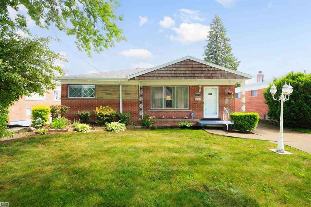Homes For Sale - 20424 Sunnydale Street <br/> Macomb County, Saint Clair Shores, MI 48081
