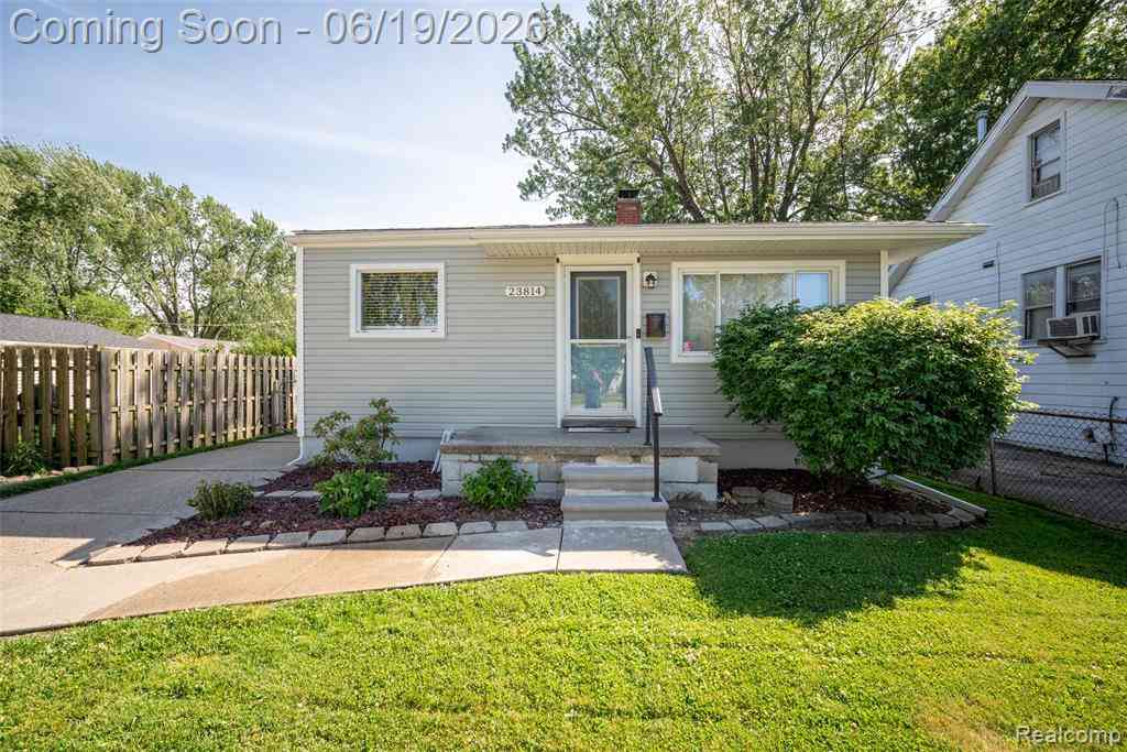 Homes For Sale - 23814 Elmira Street <br/> Saint Clair Shores, MI 48082