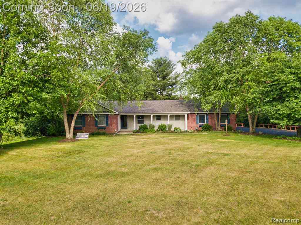 Homes For Sale - 9787 York Woods Drive <br/> Saline, MI 48176