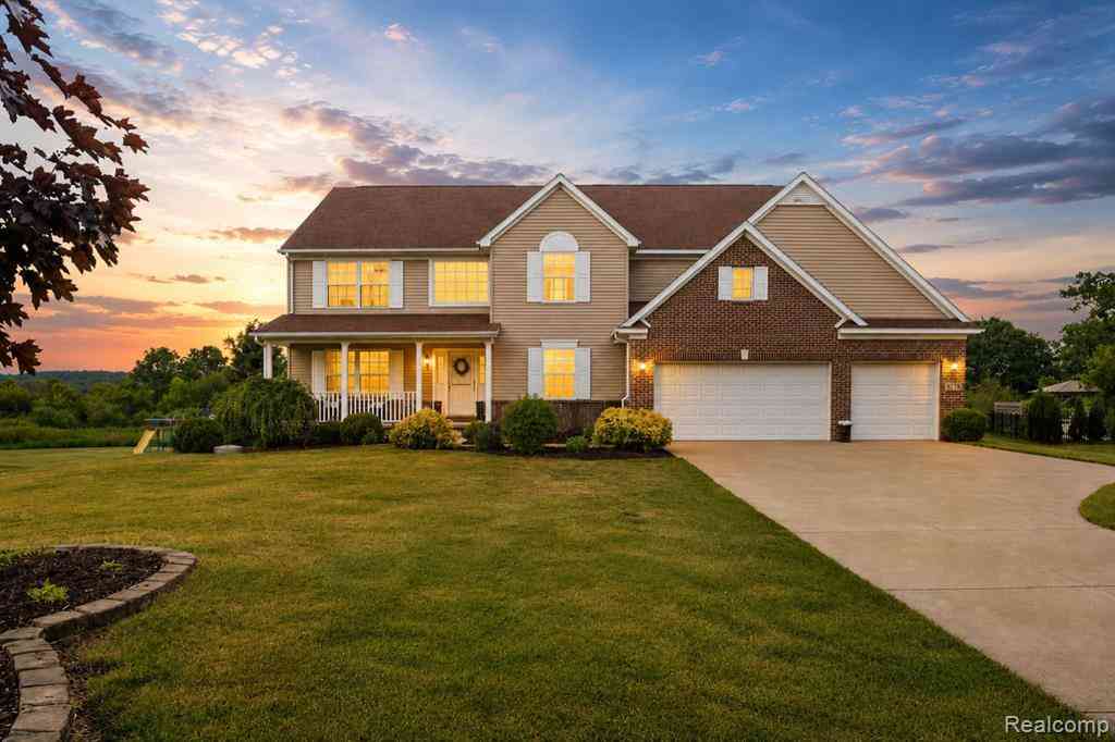 Homes For Sale - 6176 Sterling Trail <br/> Dexter, MI 48130