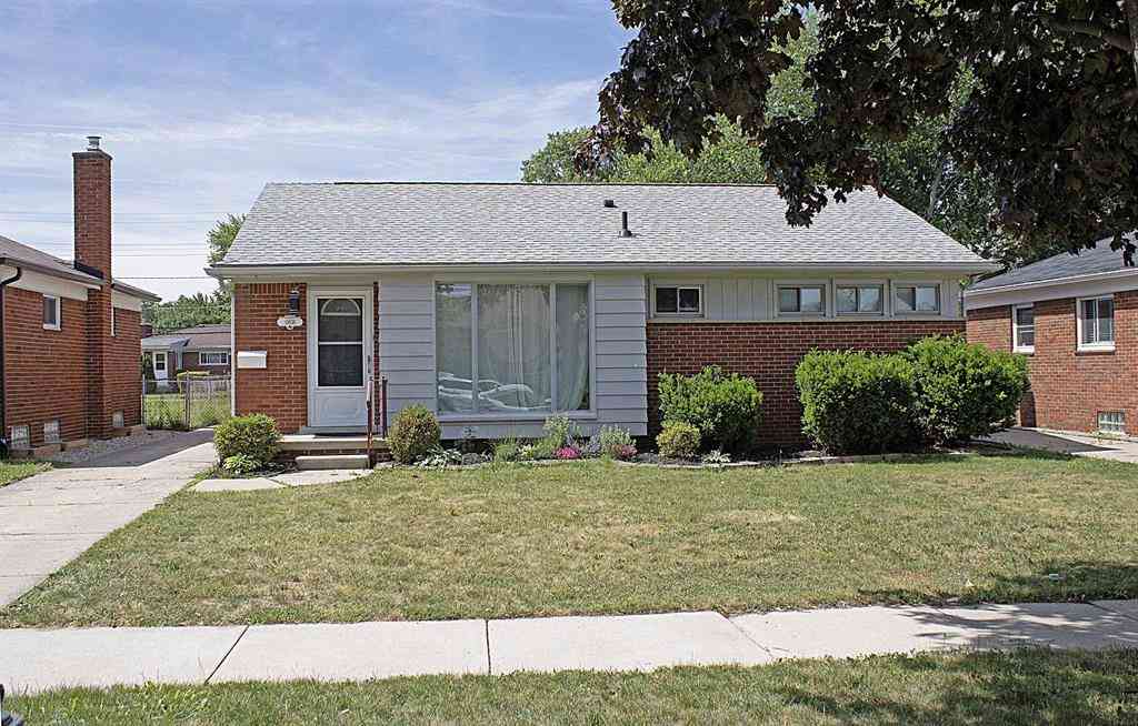 Homes For Sale - 19836 Shady Lane Avenue <br/> Macomb County, Saint Clair Shores, MI 48080