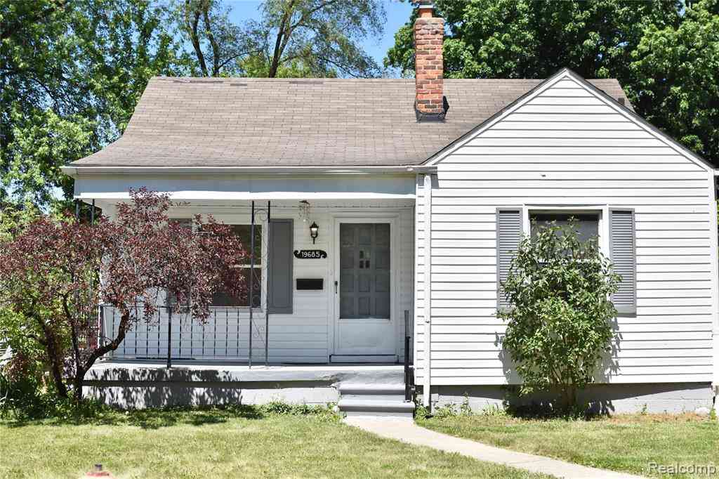 Homes For Sale - 19685 Washtenaw Street <br/> Wayne County, Harper Woods, MI 48225