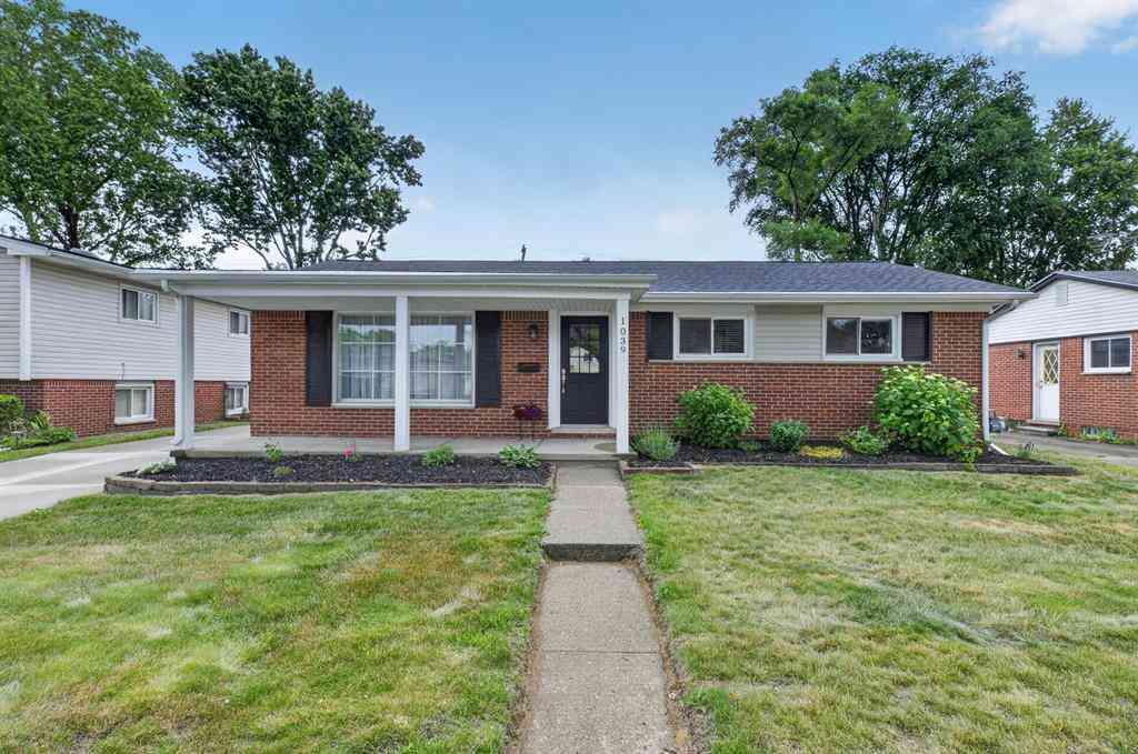Homes For Sale - 1039 Gault Drive <br/> Ypsilanti, MI 48198