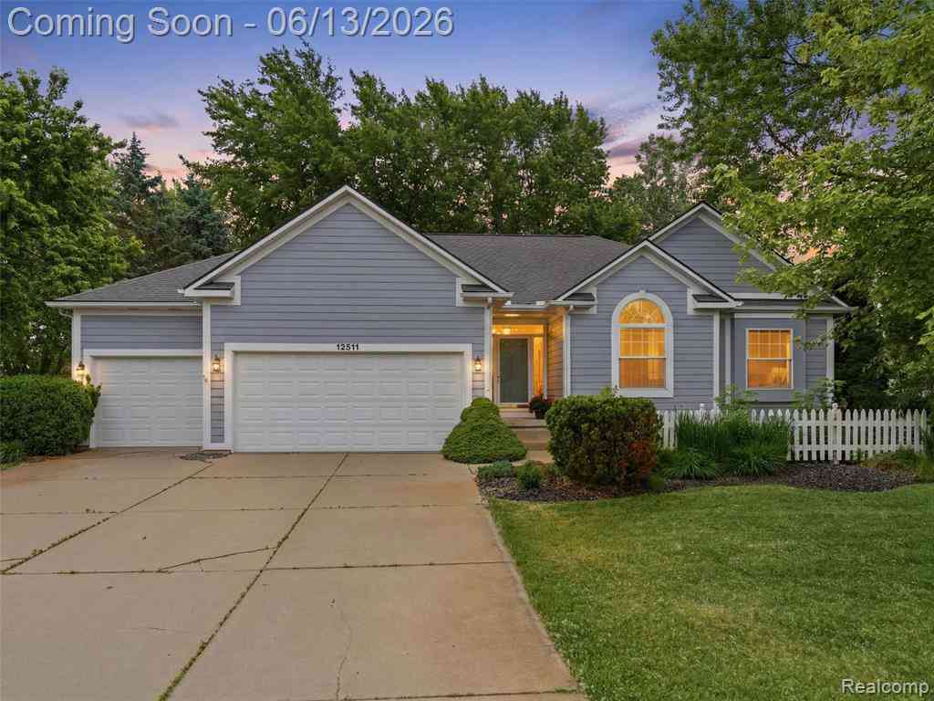 Homes For Sale - 12311 Water Greens Court <br/> Fenton, MI 48430
