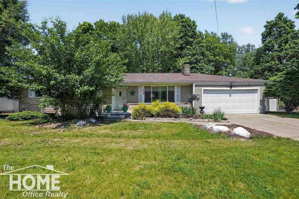Homes For Sale - 1208 Harding Avenue <br/> Owosso, MI 48867