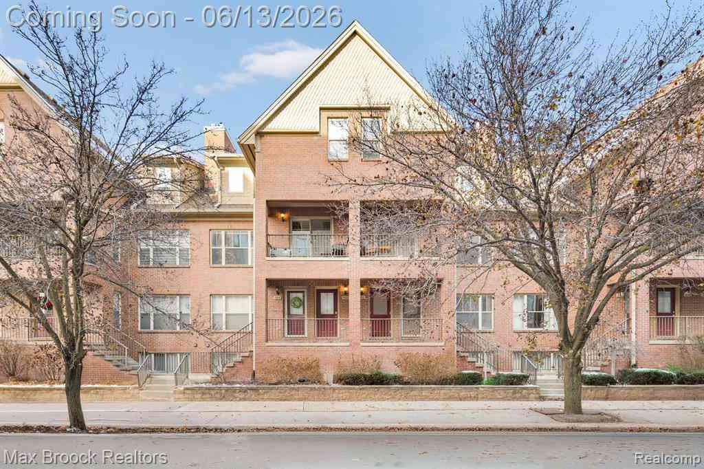Condo For Rent - 160 Tiffany Lane <br/> Royal Oak, MI 48067