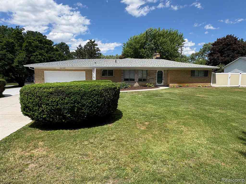 Homes For Sale - 2482 Winkleman Drive <br/> Waterford, MI 48329