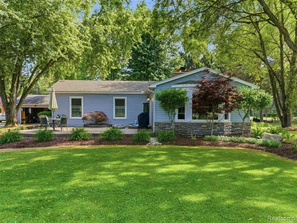 Homes For Sale - 21350 30 Mile Road <br/> Macomb County, Ray, MI 48096