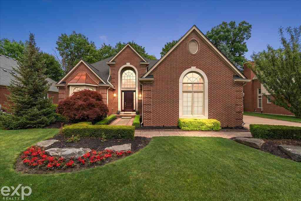 Homes For Sale - 54380 Sassafras Drive <br/> Utica, MI 48315