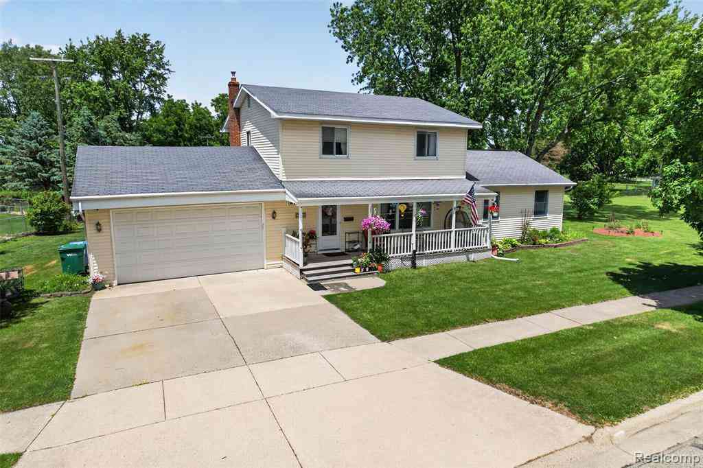 Homes For Sale - 310 Browning Drive <br/> Howell, MI 48843