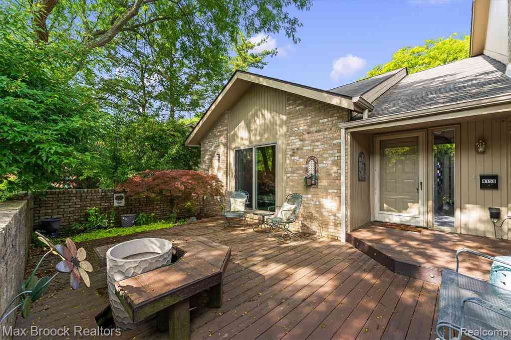 Condo For Sale - 4159 Foxpointe Drive <br/> West Bloomfield, MI 48323