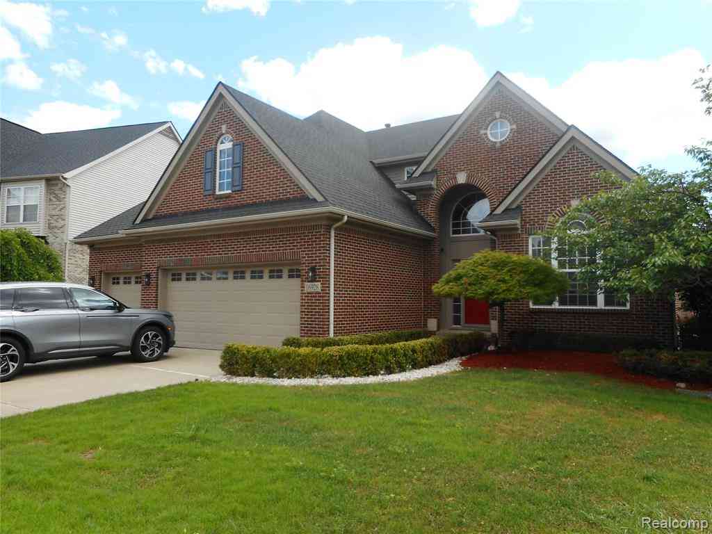 Homes For Sale - 16928 Boulder Drive <br/> Northville, MI 48168