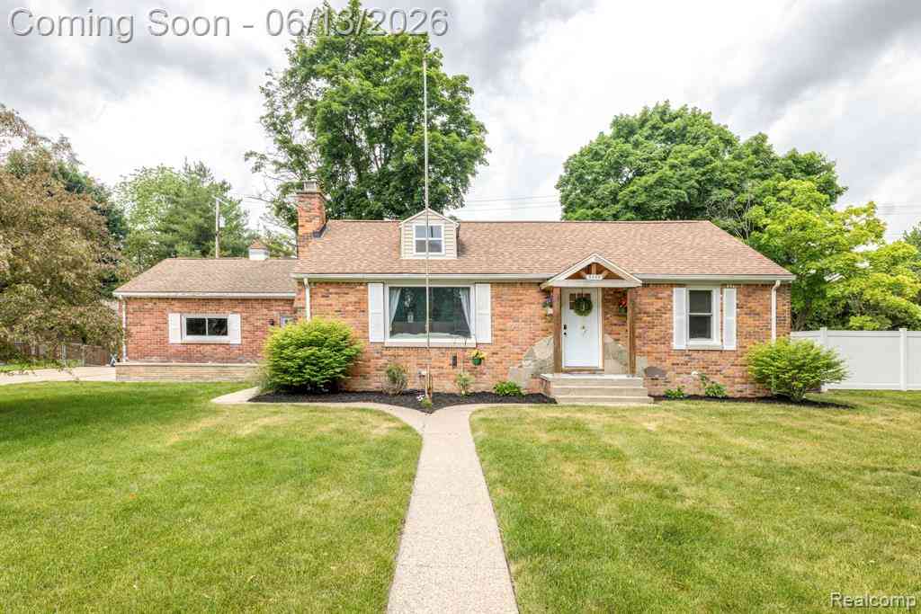 Homes For Sale - 2435 Sharon Lane <br/> Port Huron, MI 48060