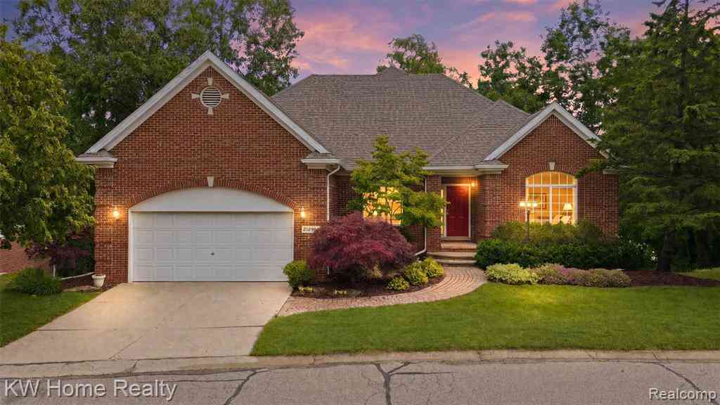 Homes For Sale - 23184 Mission Lane <br/> Farmington Hills, MI 48335