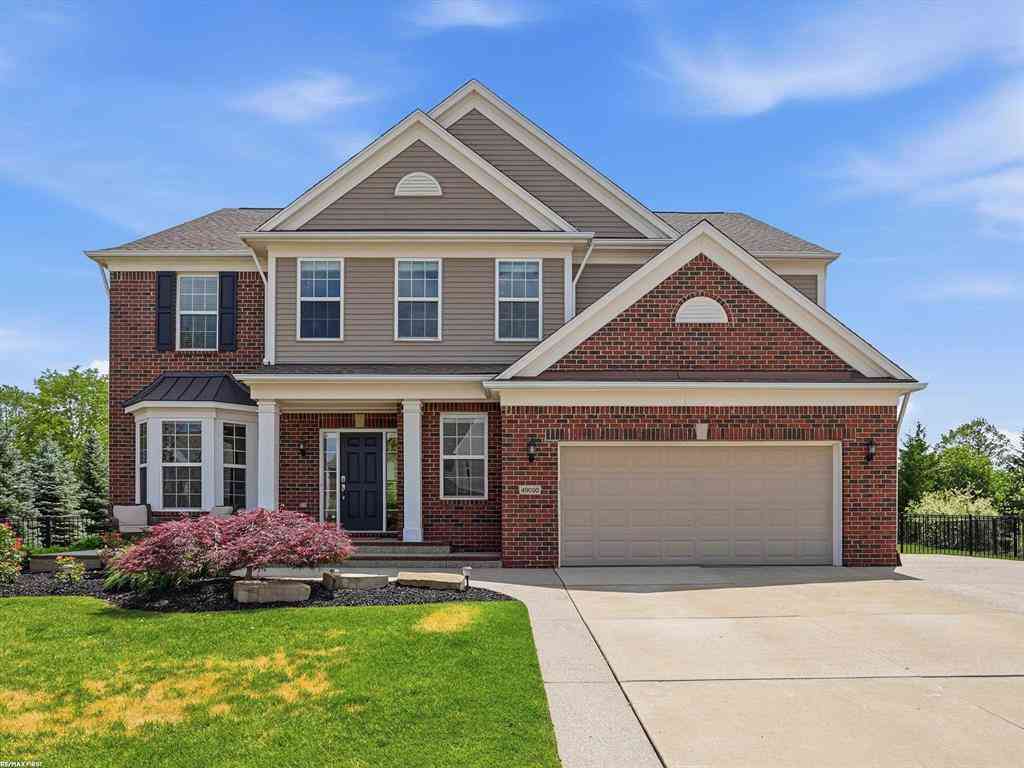 Homes For Sale - 49090 Camarosa Lane <br/> Macomb, MI 48044