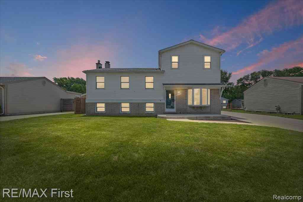 Homes For Sale - 32658 Conrad Street <br/> Macomb County, New Baltimore, MI 48047