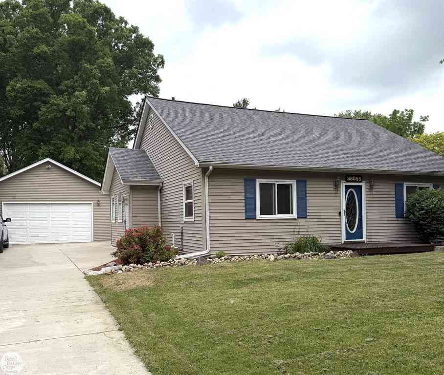 Homes For Sale - 38055 Winkler Street <br/> Macomb County, Harrison Township, MI 48045