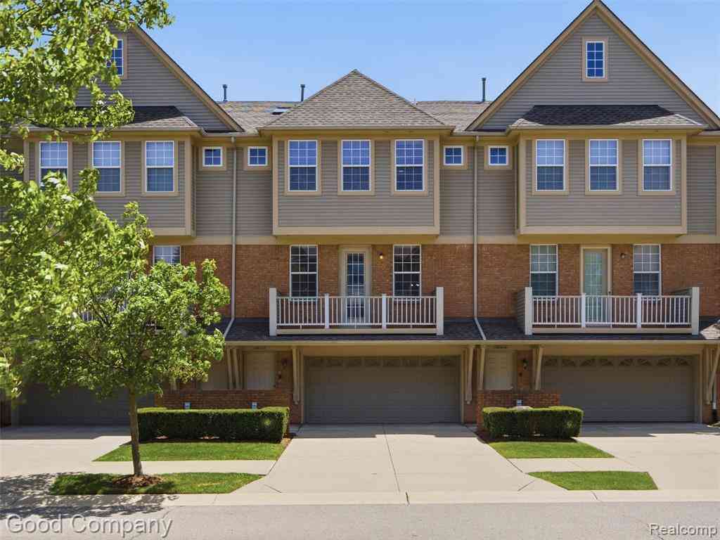 Condo For Sale - 56612 Sunset Drive <br/> Utica, MI 48316