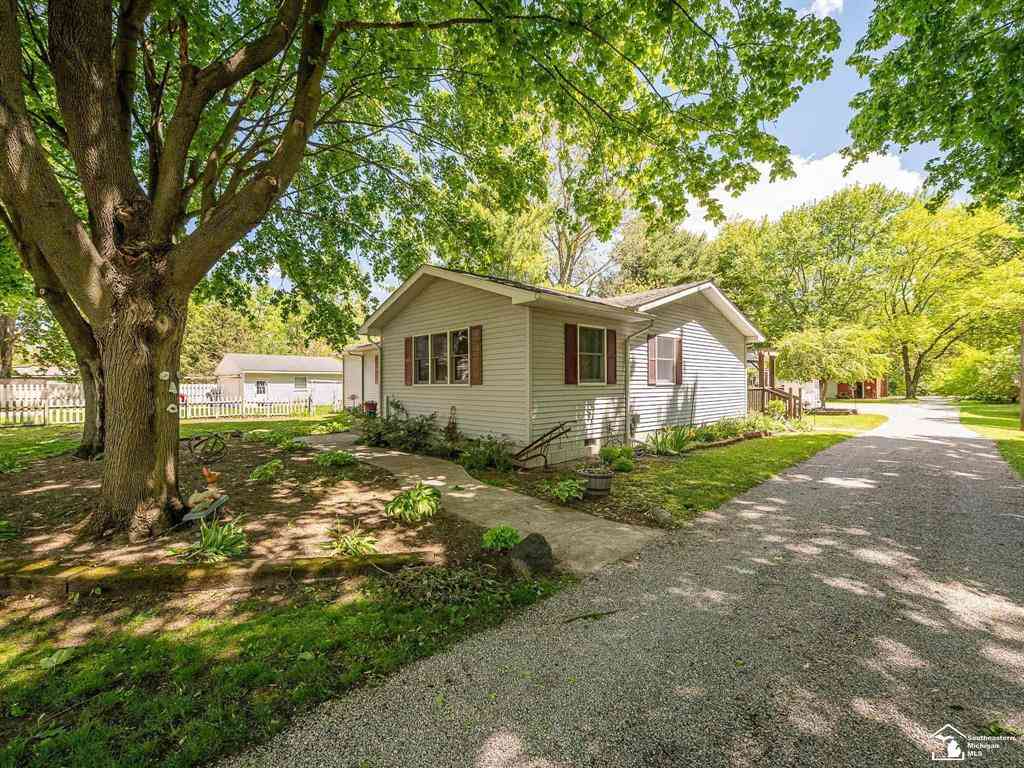 Homes For Sale - 5215 Wells Road <br/> Monroe County, Petersburg, MI 49270