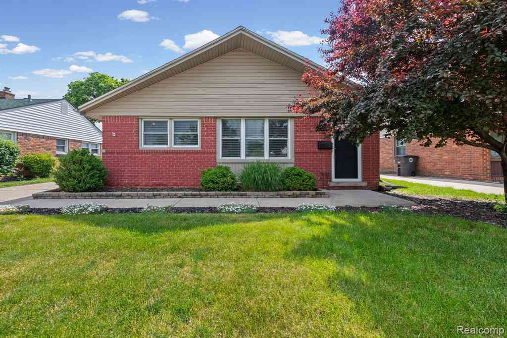 Homes For Sale - 18525 Hinton Street <br/> Riverview, MI 48193